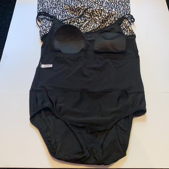 Fully lined one piece swim dress. - Picture 4 of 4